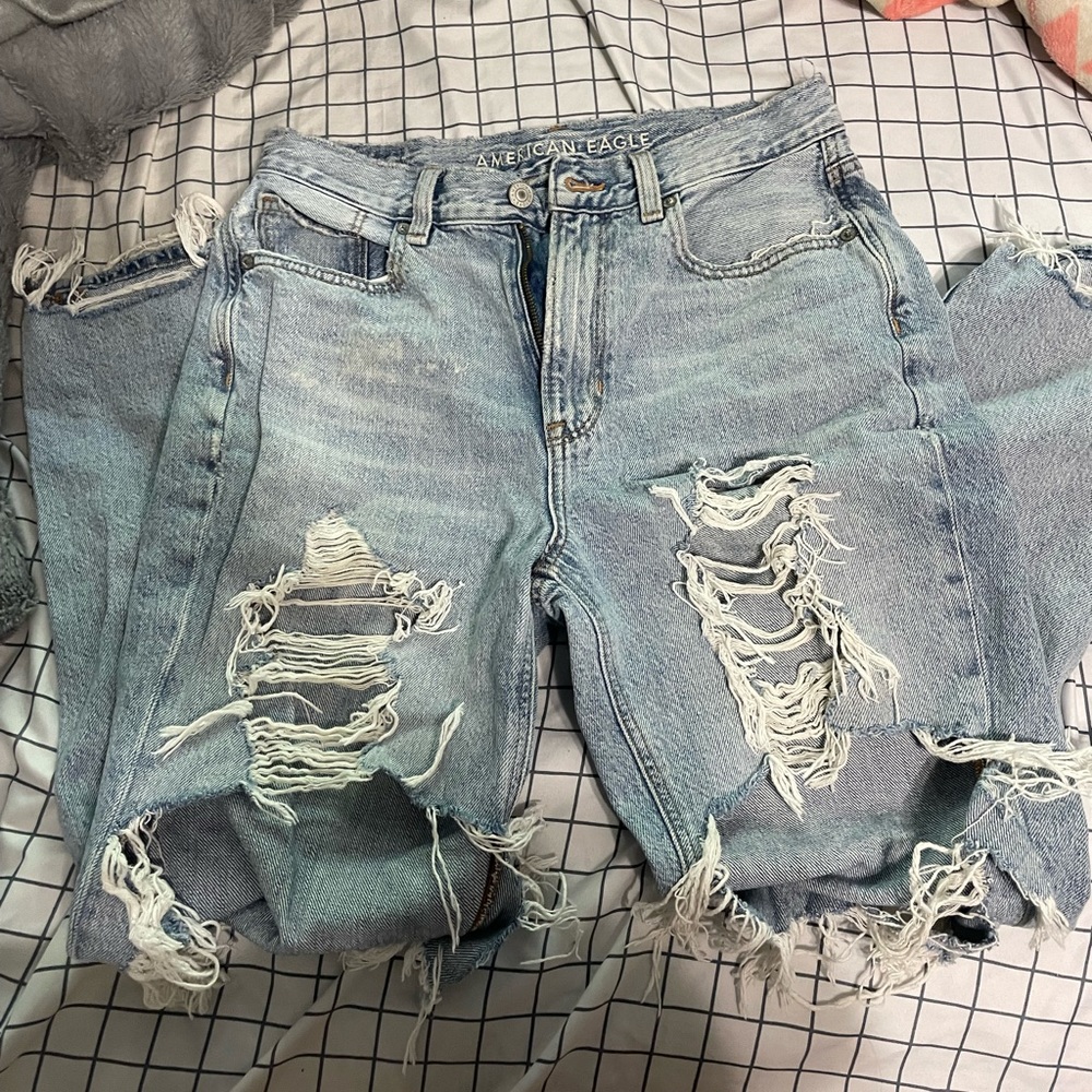 American Eagle Outfitters blue mom jeans